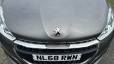 Peugeot 208 1.2 PureTech 82 Signature 5dr [Start Stop] Petrol Hatchback